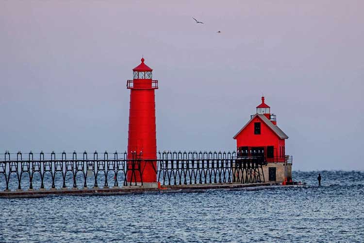 Grand-Haven-lighthouses750.jpg