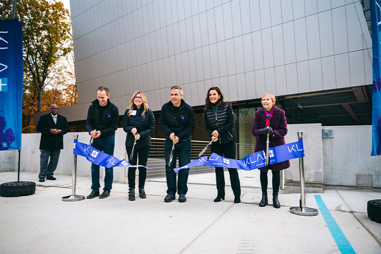 ribbon-cutting.jpg