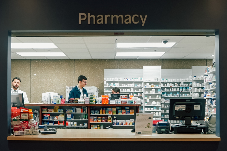 MEDC-HFHS_Pharmacy_750x500.jpg