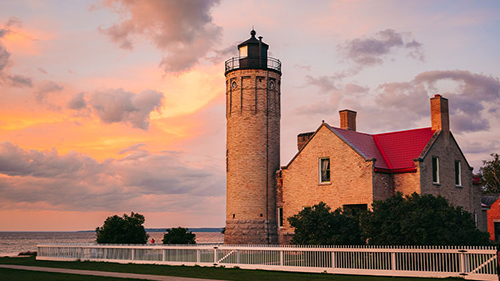 mackinac-city-lighthouse.jpg